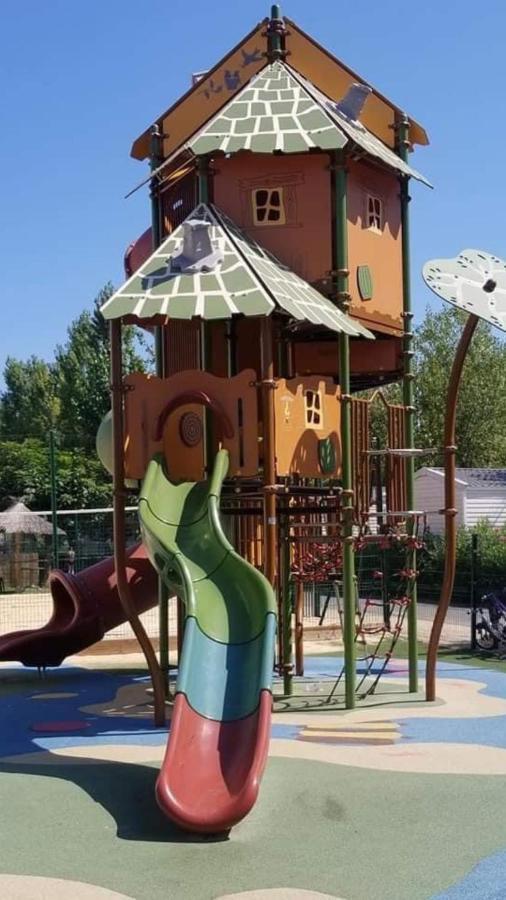 Mobilhome Vias Plage Dans Camping Luaran gambar