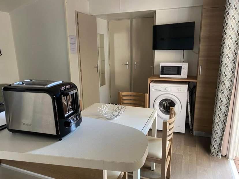 Mobilhome Vias Plage Dans Camping Luaran gambar
